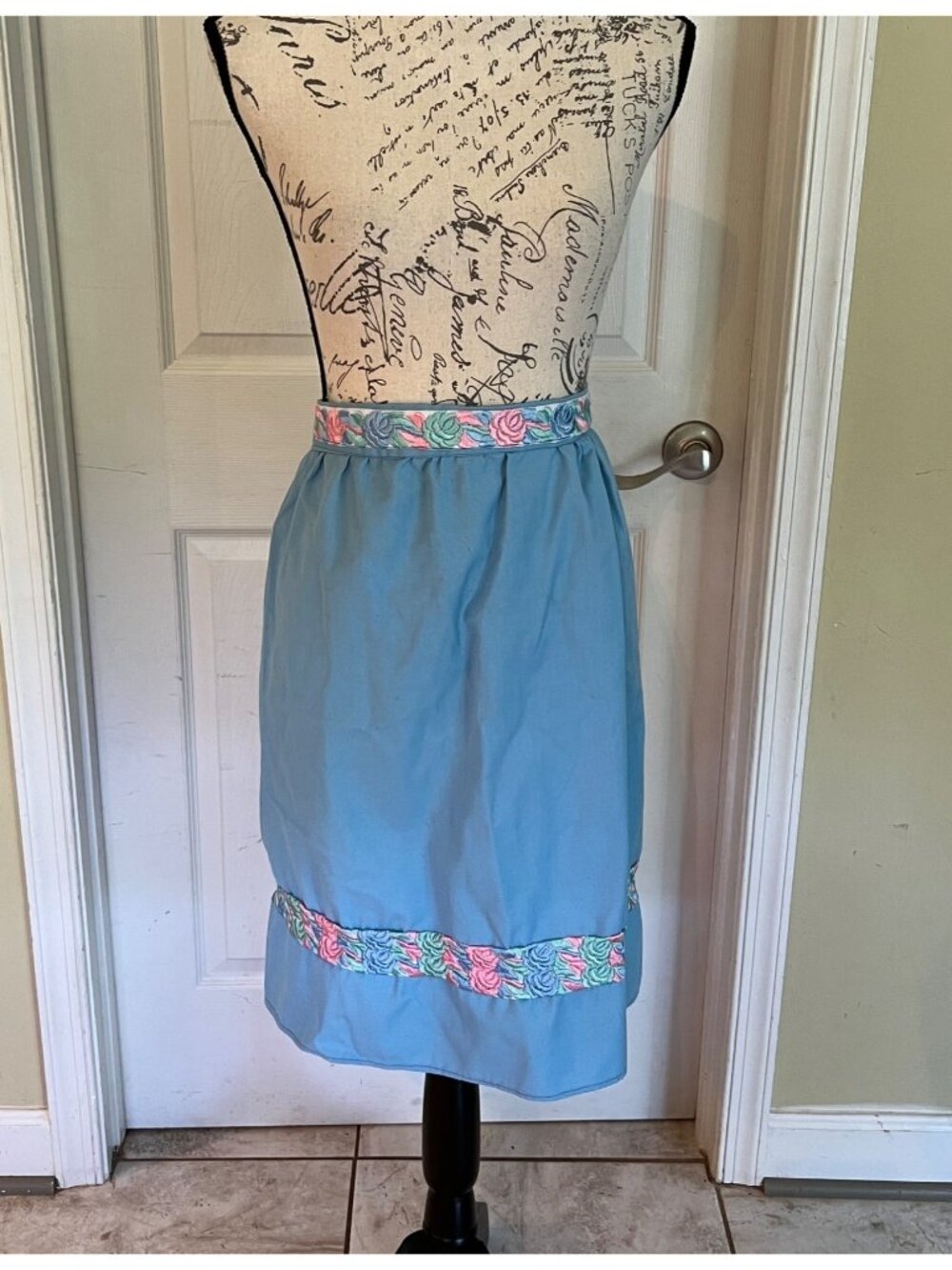 Vintage Handmade Tie Back Half Apron Blue Floral 22" Length Retro 70s 60s - Picture 3 of 7